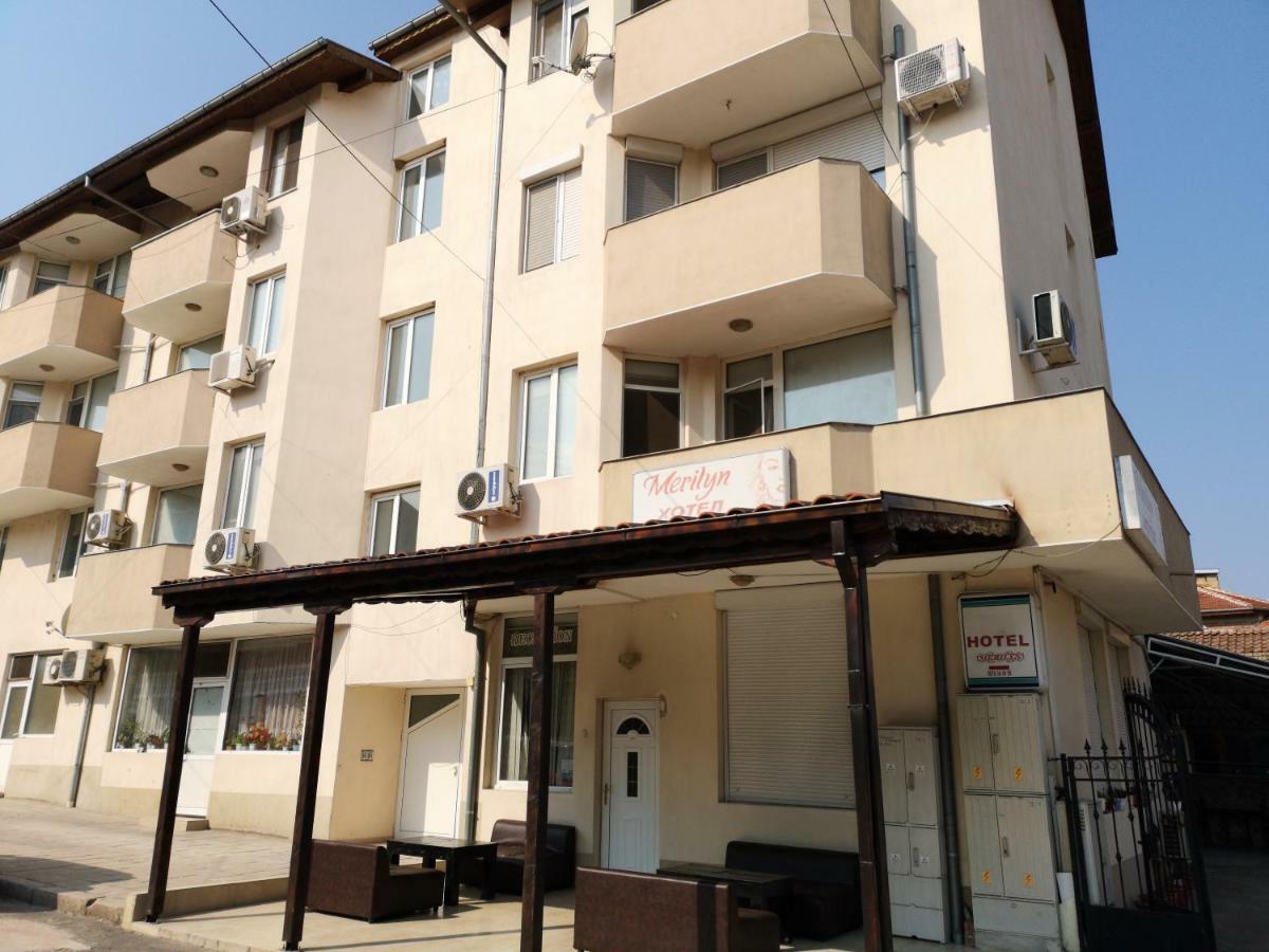 Merilyn Petrich Exterior foto